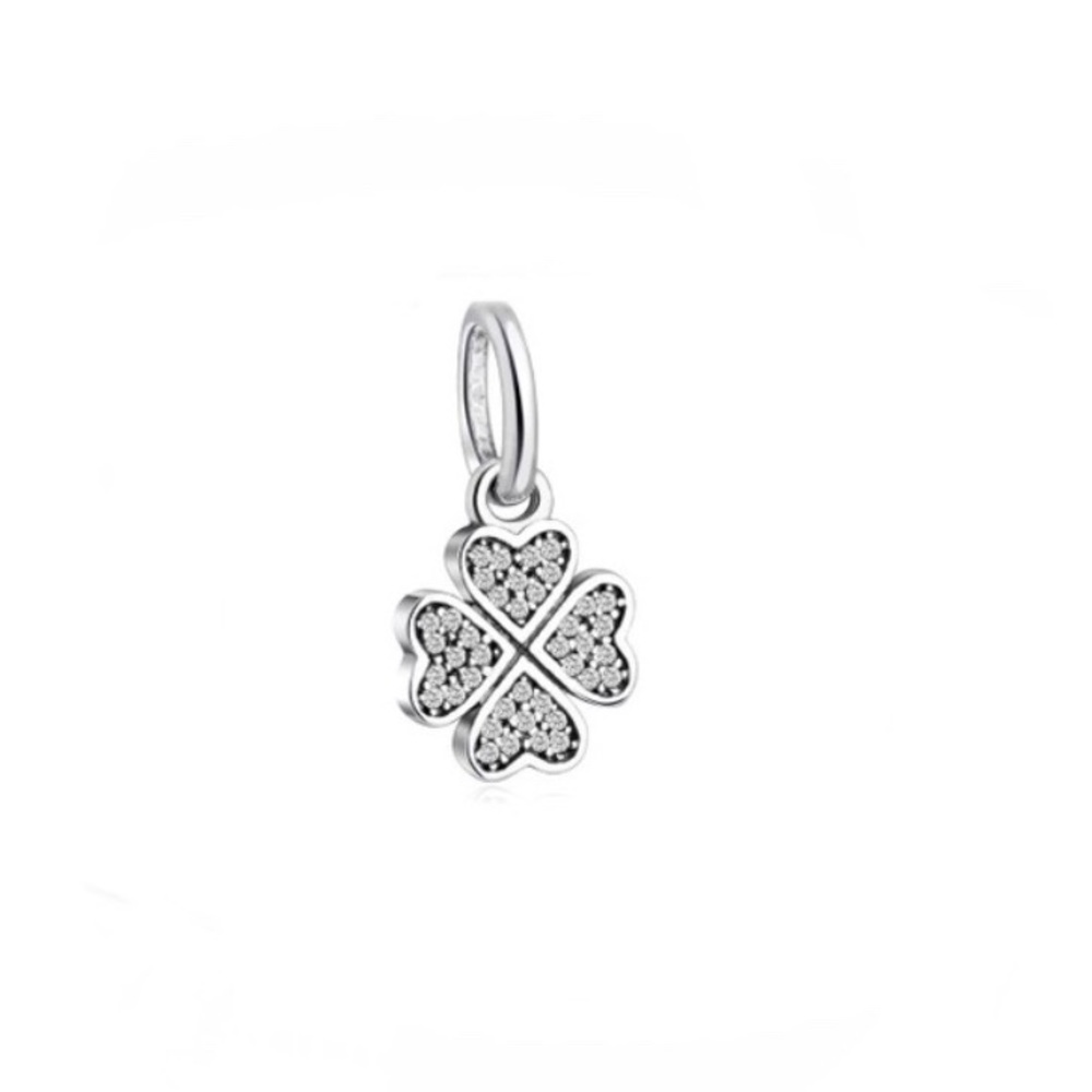 NWOT Pandora Lucky In Love Clover Charm